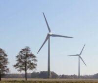 Ältere Windkraftanlagen in Norddeutschland.