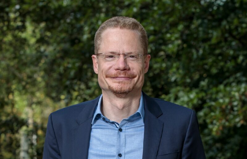 Oliver Hummel leitet ab Oktober 2022 die Naturstrom AG als Vorstands-Vorsitzender.
