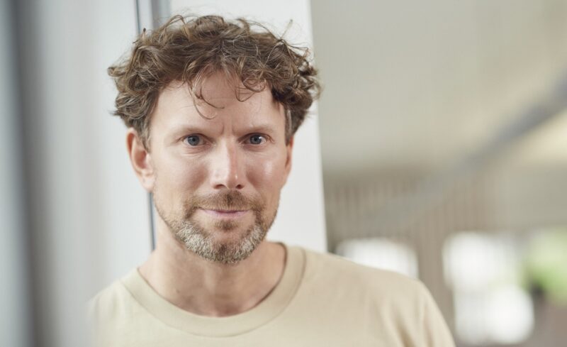 Im Bild Matthias Karger, CEO von Node.energy, der die Entwicklung der Marktwerte für Windenergie und Photovoltaik im Blick hat.