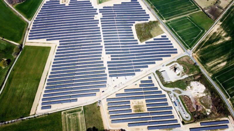 Zu sehen ist der Notus-Photovoltaik-Solarpark in Frankreich.