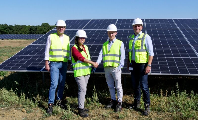 Der EPC-Dienstleister Belectric installiert drei Photovoltaik-Solarparks in Franken für seinen Kunden Ökorenta.