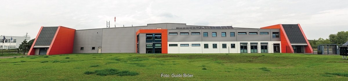 Ansicht des Fabrikgebäudes von Oxford PV