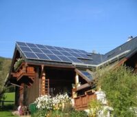 Zu sehen ist eine Photovoltaik-Anlage, der Entwurf vom Erneuerbaren-Ausbau-Gesetz soll den Photovoltaik-Ausbau in Österreich voranbringen.