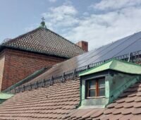 PV-Anlage auf einem 100 Jage altem Kirchendach.