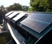 Die Solarplattform Otovo hat im dritten Quartal 2022 über Partnerbetriebe auf knapp 2.000 europäischen Dächern Photovoltaik-Anlagen installiert.