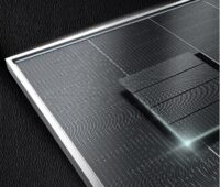 Im Bild das neue Astronergy TOPCon-Photovoltaik-Modul Astro N7 Pro mit Viertelzellen-Technologie.