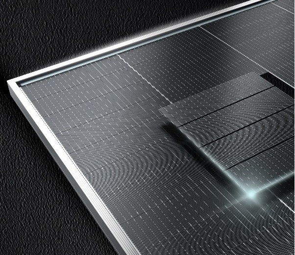 Im Bild das neue Astronergy TOPCon-Photovoltaik-Modul Astro N7 Pro mit Viertelzellen-Technologie.