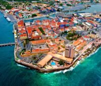 Im Bild die Karibikinsel Curaçao, bis 2040 will die Insel klimaneutral sein.