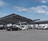 Die Variante V des Photovoltaik-Montagesystem für Carports stellt K2 Systems auf der Intersolar 2026 neu vor.