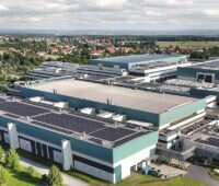 Die Photovoltaik-Anlage bei Globalfoundries in Dresden aus der Luft fotografiert.