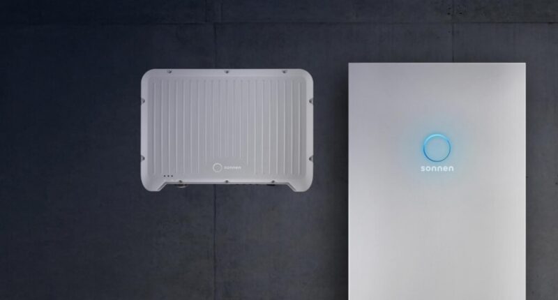 Im Bild eine Sonnenbatterie, Sonnen senkt die Preise größerer Photovoltaik-Batteriespeicher im Heimsegment.