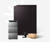 Solarmodule und Batteriespeicher, das Balkonkraftwerk-Angebot beim ADAC umfasst steckerfertige Sets mit rund 1.000 Watt Solarmodul-Leistung und größere Systeme mit Batteriespeicher.