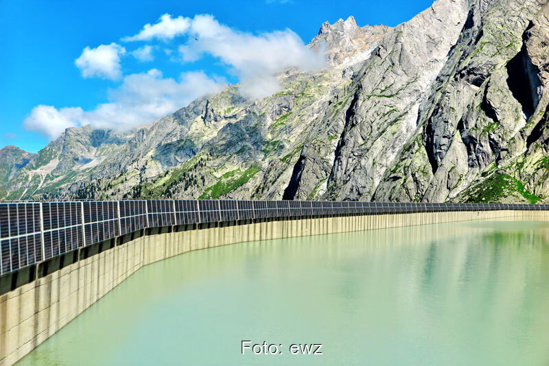 Wettlauf um PhotovoltaikHybridkraftwerk an Staumauer, Solarthemen