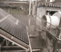 Zu sehen ist ein Teststand für das neue 4-Stufen-Testprotokoll für Photovoltaik-Module.