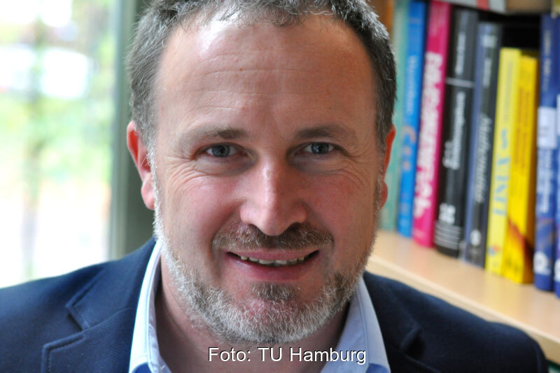 Portraitfoto Prof. Patrick Huber, TU Hamburg