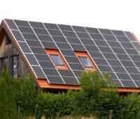 PV-Anlagen auf Dächern in eier Einfamilienhaussiedlung