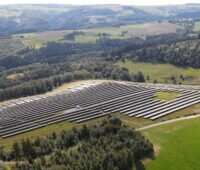 Zu sehen ist ein Solarkraftwerk von WES Green. Der PV-Projektentwickler will den Ausbau von Photovoltaik-Solarparks beschleunigen.