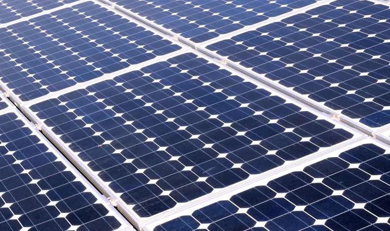 Im Bild Photovoltaik-Module als Symbol für das Photovoltaik-Ranking