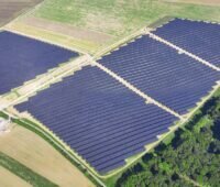 Im Bild der Photovoltaik-Solarpark Deubach, eines der neue Solarkraftwerke von Belectric.