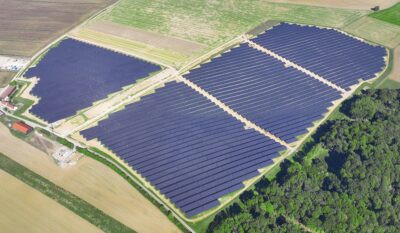 Im Bild der Photovoltaik-Solarpark Deubach, eines der neue Solarkraftwerke von Belectric.