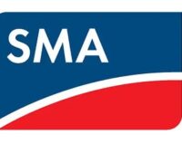 Zu sehen ist das Logo von SMA, das Unternehmen hat den Geschäftsbericht 2021 vorgelegt.