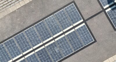 Im Bild eine der Solarstraßen von Leonhard Weiss aus der Luft gesehen.