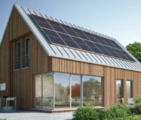 Zu sehen ist eine Dach-Installation, bei der das PV-Modul von Sharp zum Einsatz kommt.