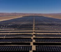 Im Bild ein gigantischer Photovoltaik-Solarpark in Chile, der Projektentwickler Grenergy stärkt Geschäft in Deutschland.