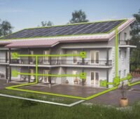 Im Bild eine schematische Darstellung eines Hauses mit PV-Anlage als Symbol für die Batteriespeicher-Sharing-Lösung für Mehrfamilienhäuser von Pionierkraft.