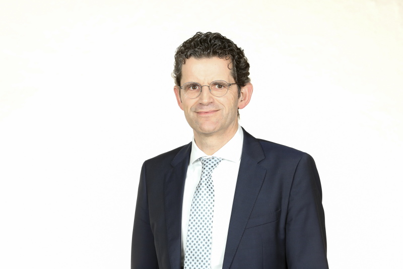 Portrait von Frank Henn.
