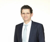 Portrait von Frank Henn.
