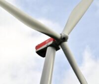 Zu sehen ist eine Windenergieanlage von Trianel. Die Projektgesellschaft Trianel Wind und Solar soll den Ausbau der Erneuerbaren vorantreiben.
