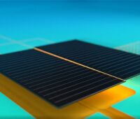 Zu sehen ist das neue Photovoltaik-Modul REC Alpha Pure-R.