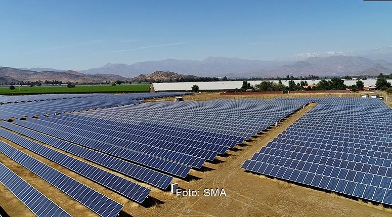 Zu sehen ist das Solarkraftwerk Ovejeria, das wie das Photovoltaik-Kraftwerk Diego de Almagro Sur mit einer Systemlösung von SMA ausgestattet ist.