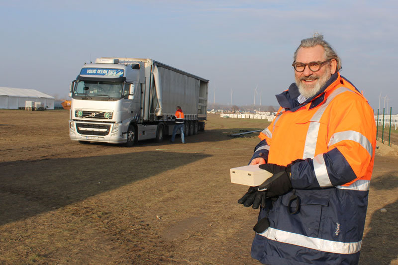 SMP-Montage-CEO Michael-Manfred Fischer auf der Solarbaustelle Weesow