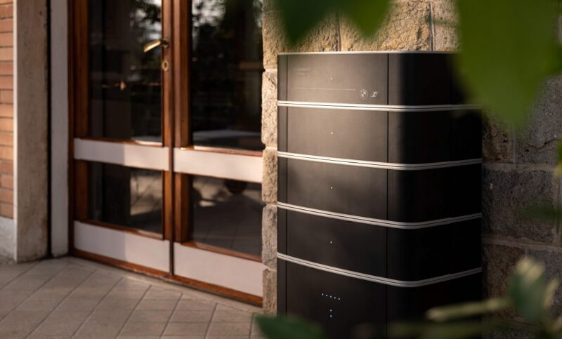 Im Bild der neue PV-Speicher Solarwatt Battery flex.
