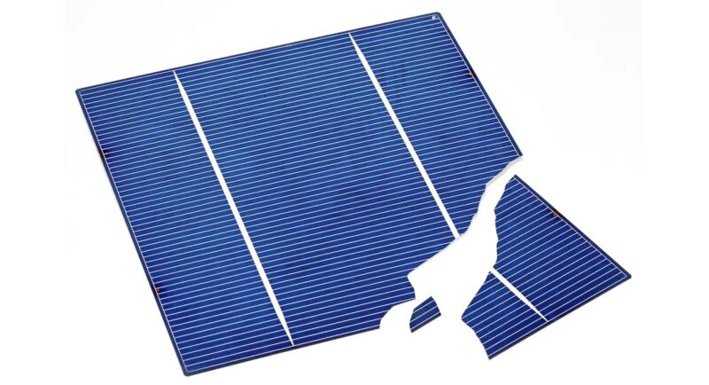 Im Bild eine zerbrochene Solarzelle, das Forschungsprojekt ReGCell ist auf der Woche der Umwelt zu sehen.