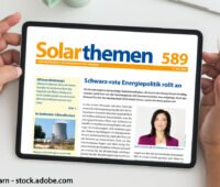 Titelbild der Solarthemen-Ausgabe 589 als E-Paper auf einem Tablet.