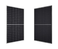 Zwei schwarze Solarmodule