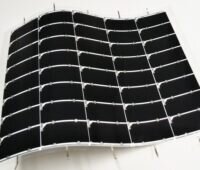 Zu sehen ist das auf der Dreifach-Verbund-Solarzelle basierende PV-Modul für die fahrzeugintegrierte Photovoltaik (VIPV).