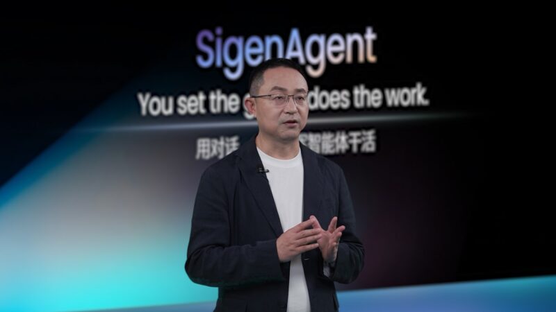 Tony Xu, Gründer und CEO von Sigenergy, bei der Vorstellung vom KI-Agent SigenAgent für Photovoltaik-Anlagen und Batteriespeicher.