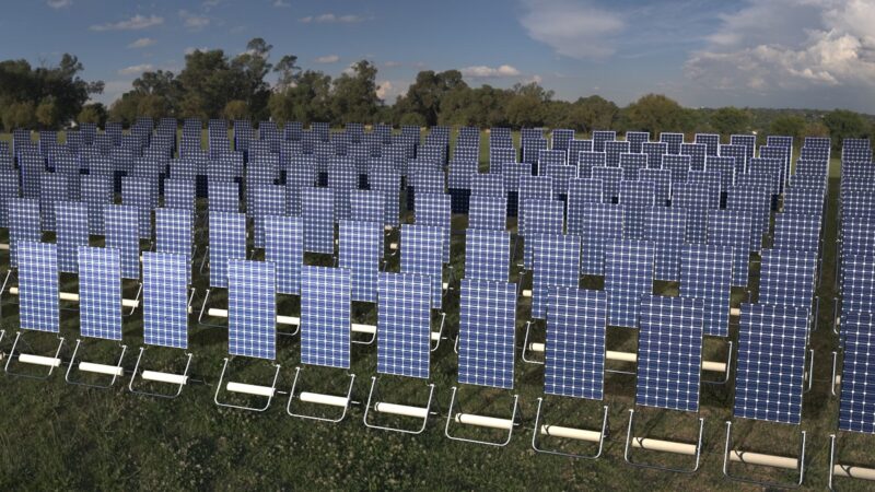 Im Bild: kippbare Photovoltaik-Module von Sinn Power SKipp