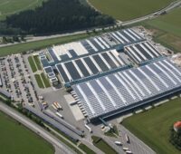 Im Bild der Firmensitz vom Solar-Montagehersteller Schletter im bayerischen Haag.