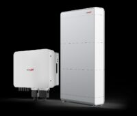 Produktbild eines neuen Wechselrichters von Solaredge.