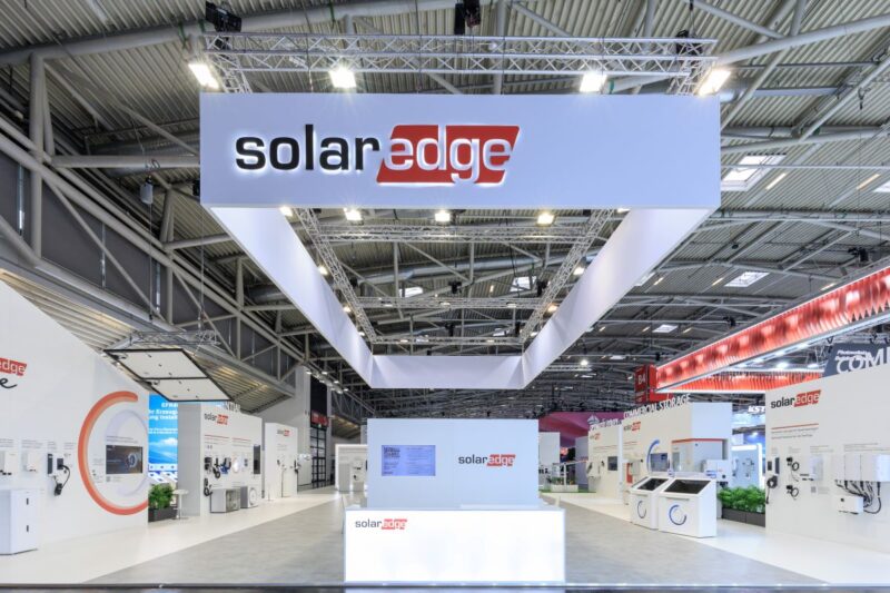 Der Messestand von Solaredge auf der Intersolar 2026