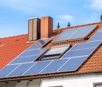 Photovoltaik-Anlage auf Reihenhaus-Dach ohne Abstand