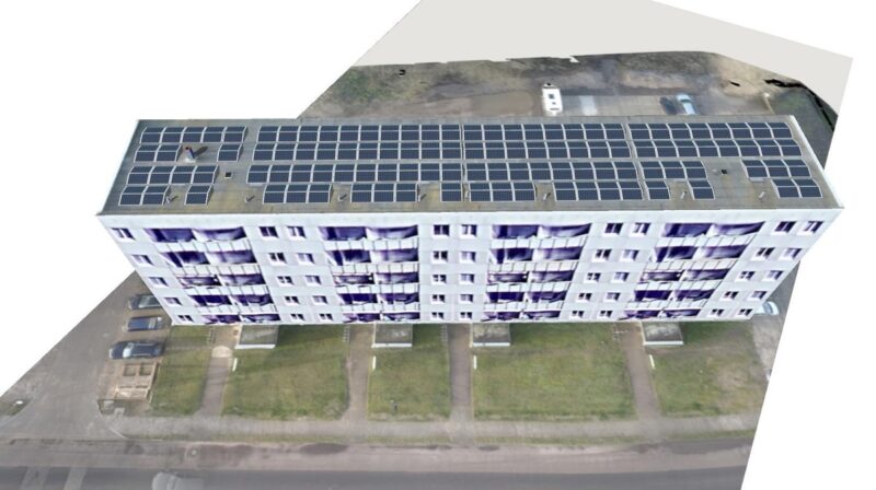 Zu sehen ist eine Skizze eines der Neubauten in Walsleben mit dem Photovoltaik-Mieterstrom auf dem Dach.