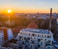 Zu sehen ist ein Mieterstromprojekt von Solarimo. In 2021 will das Unternehmen Photovoltaik für Gewerbe- und Industrieimmobilien anbieten.