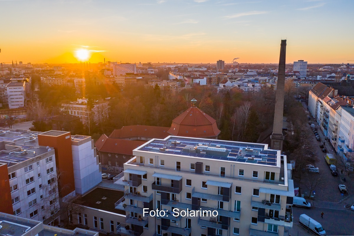 Zu sehen ist ein Mieterstromprojekt von Solarimo. In 2021 will das Unternehmen Photovoltaik für Gewerbe- und Industrieimmobilien anbieten.