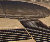 Im Bild das Solarheizwerk Gabriela Mistral, das seit 2013 als erstes Solarwärme für Kupferminen liefert.